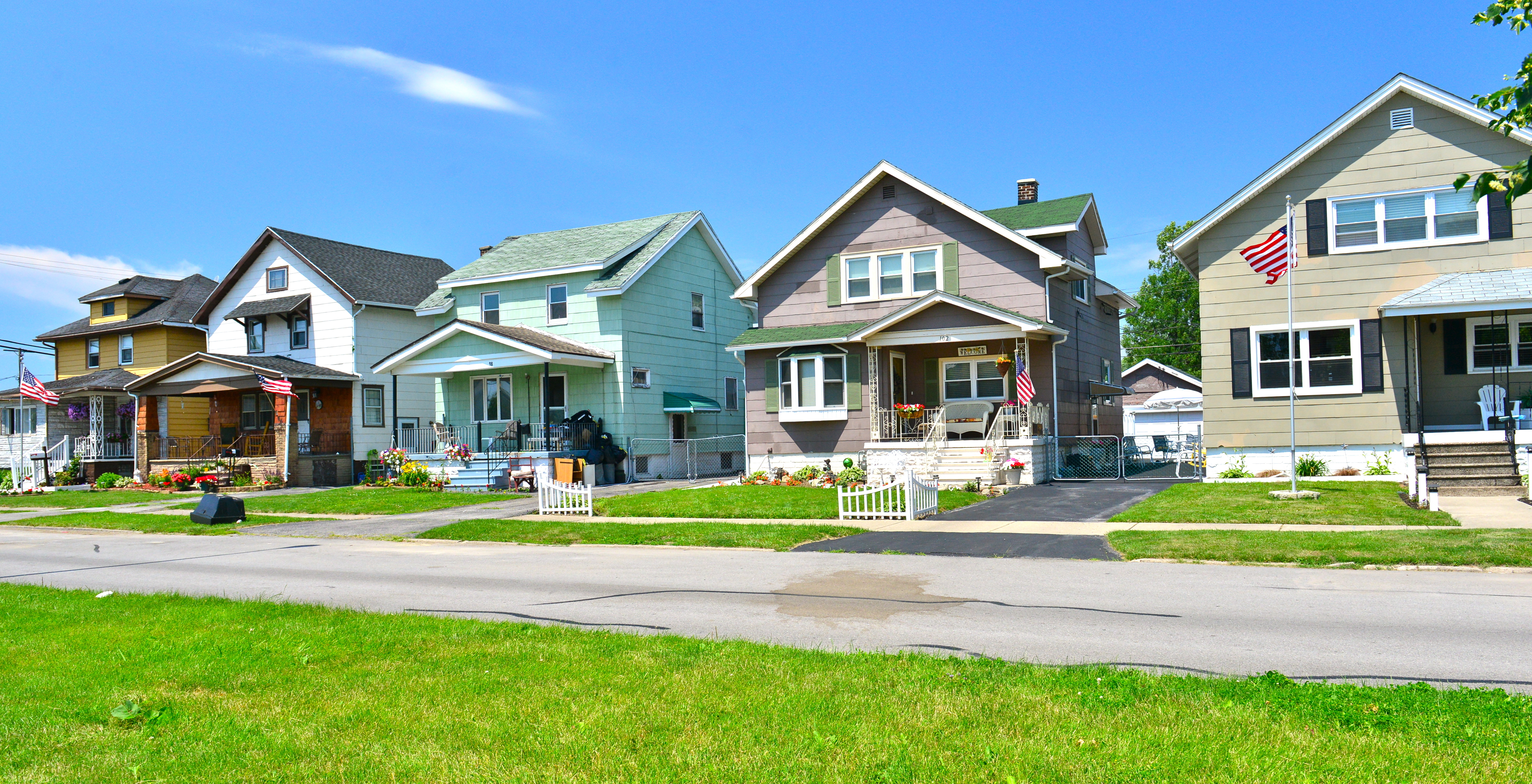 A row of houses in Buffalo, New York | Source: Shutterstock