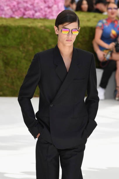 Le prince Nikolaï du Danemark défile sur le podium lors du défilé Dior Homme Menswear printemps/été 2019 dans le cadre de la Fashion Week de Paris, le 23 juin 2018 à Paris, en France. | Photo : Getty Images