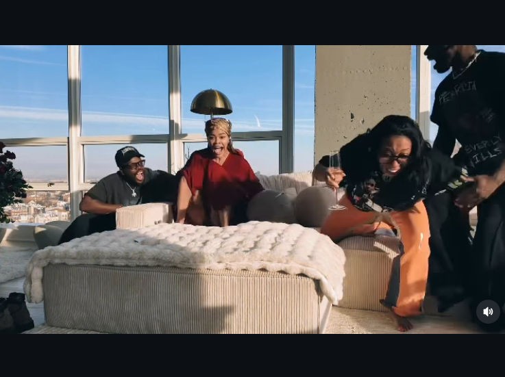 Teyana Taylor and her friends react excitedly as her name is announced as a nominee. | Source: Instagram/teyanataylor