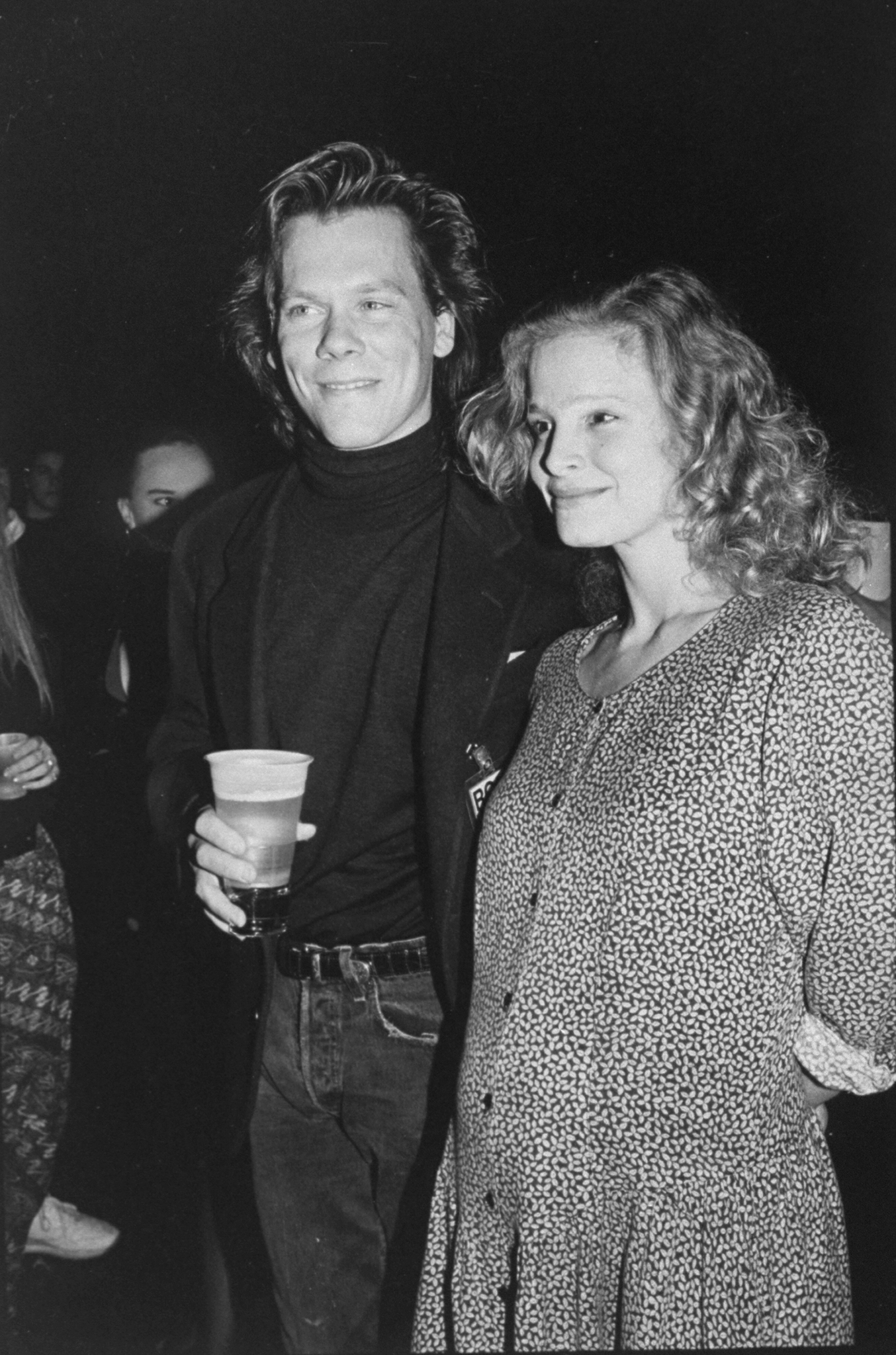 Actor Kevin Bacon (L) with his pregnant wife Kyra Sedgwick (R) at the fundraiser for People for Ethical Treatment of Animals at Palladium in January 1989. | Source: Getty Images