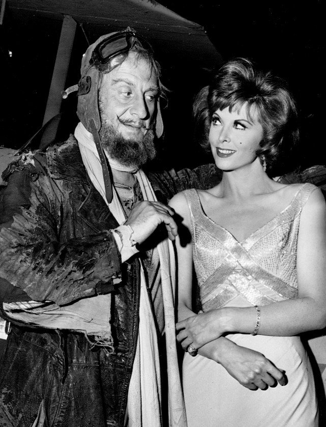 Tina Louise and Hans Conried in Gilligan's Island. | Source: Wikimedia Commons