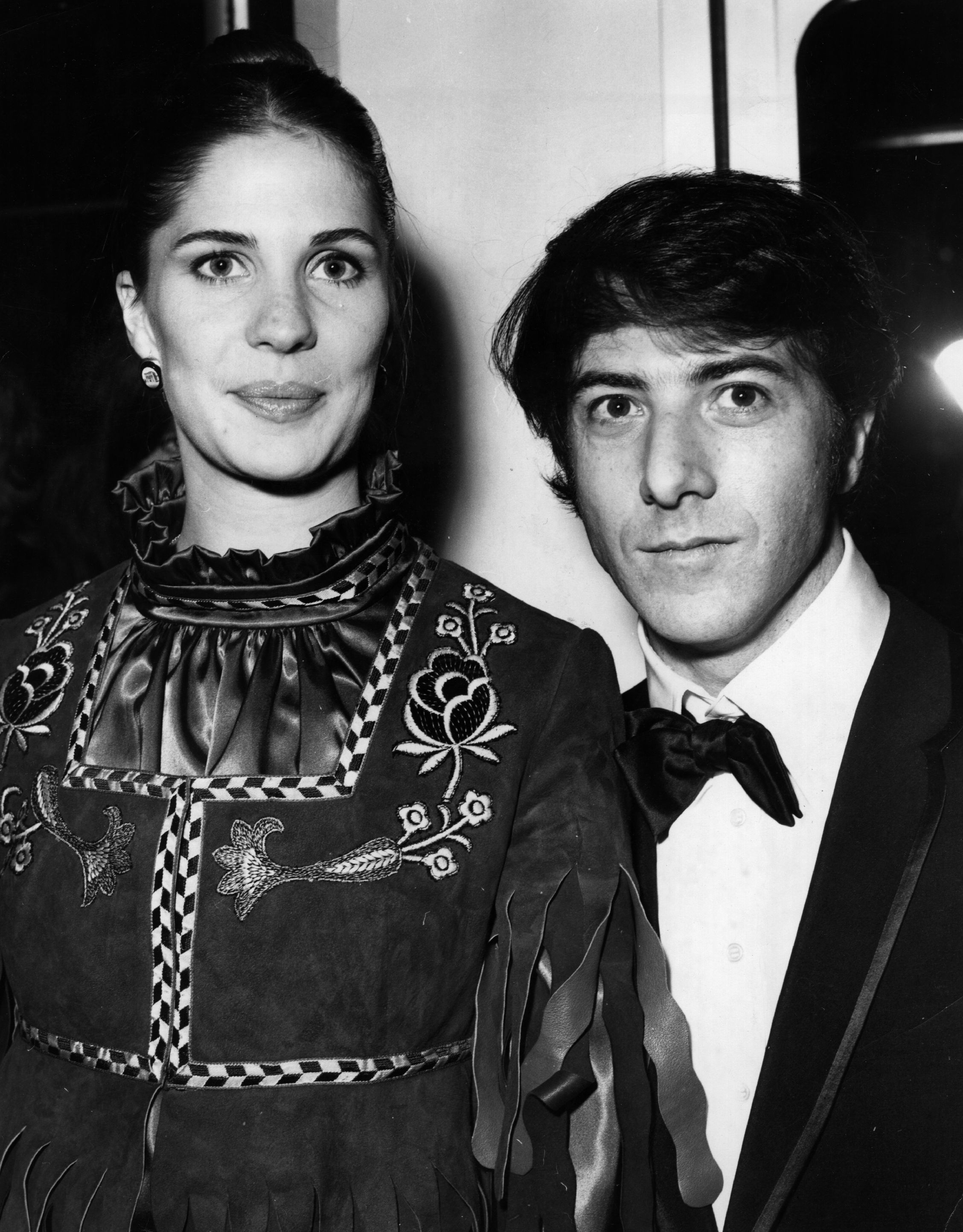 Dustin Hoffman y su esposa Anne Byrne en abril de 1971, en Londres. | Foto: Getty Images