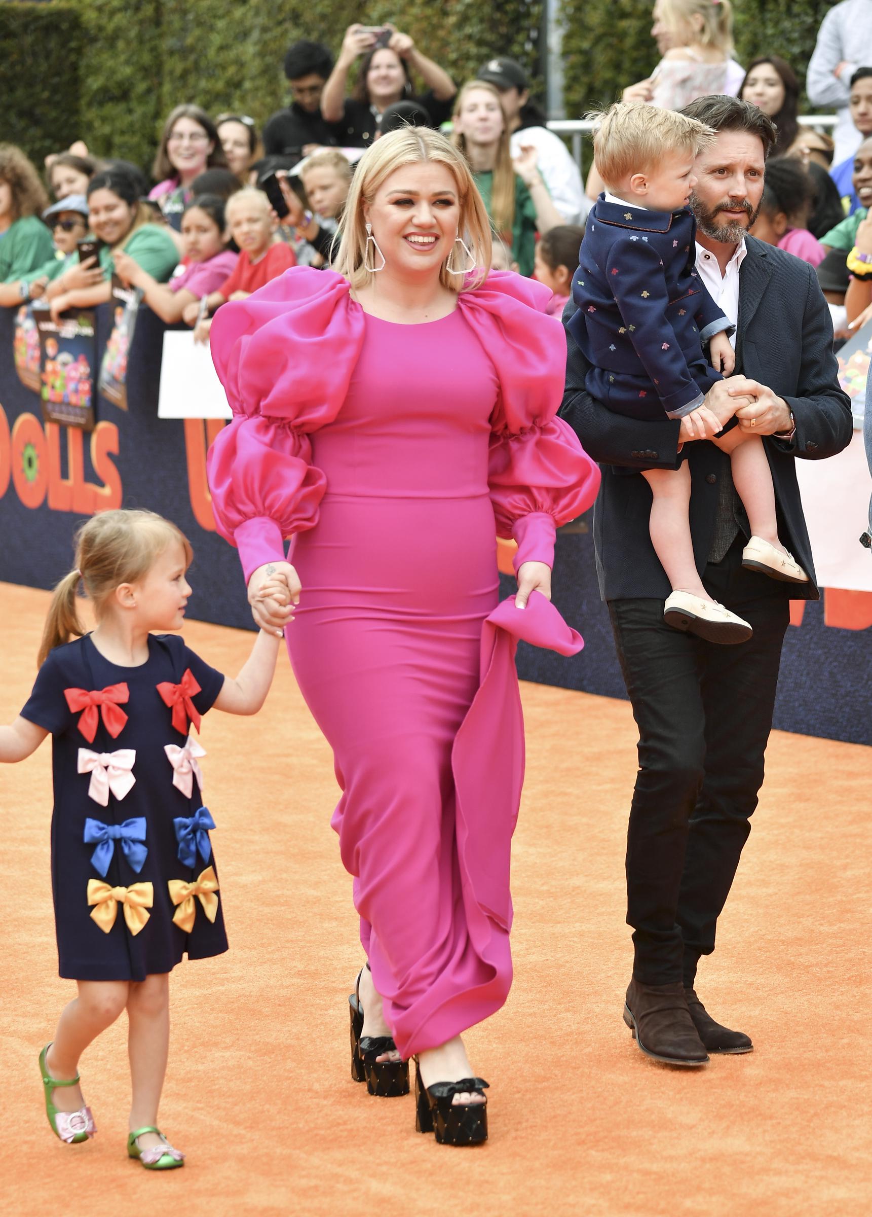 River Rose, Kelly Clarkson, Remington Alexander, and Brandon Blackstock are pictured at Regal Cinema in Los Angeles, California, on April 27, 2019 | Source: Getty Images
