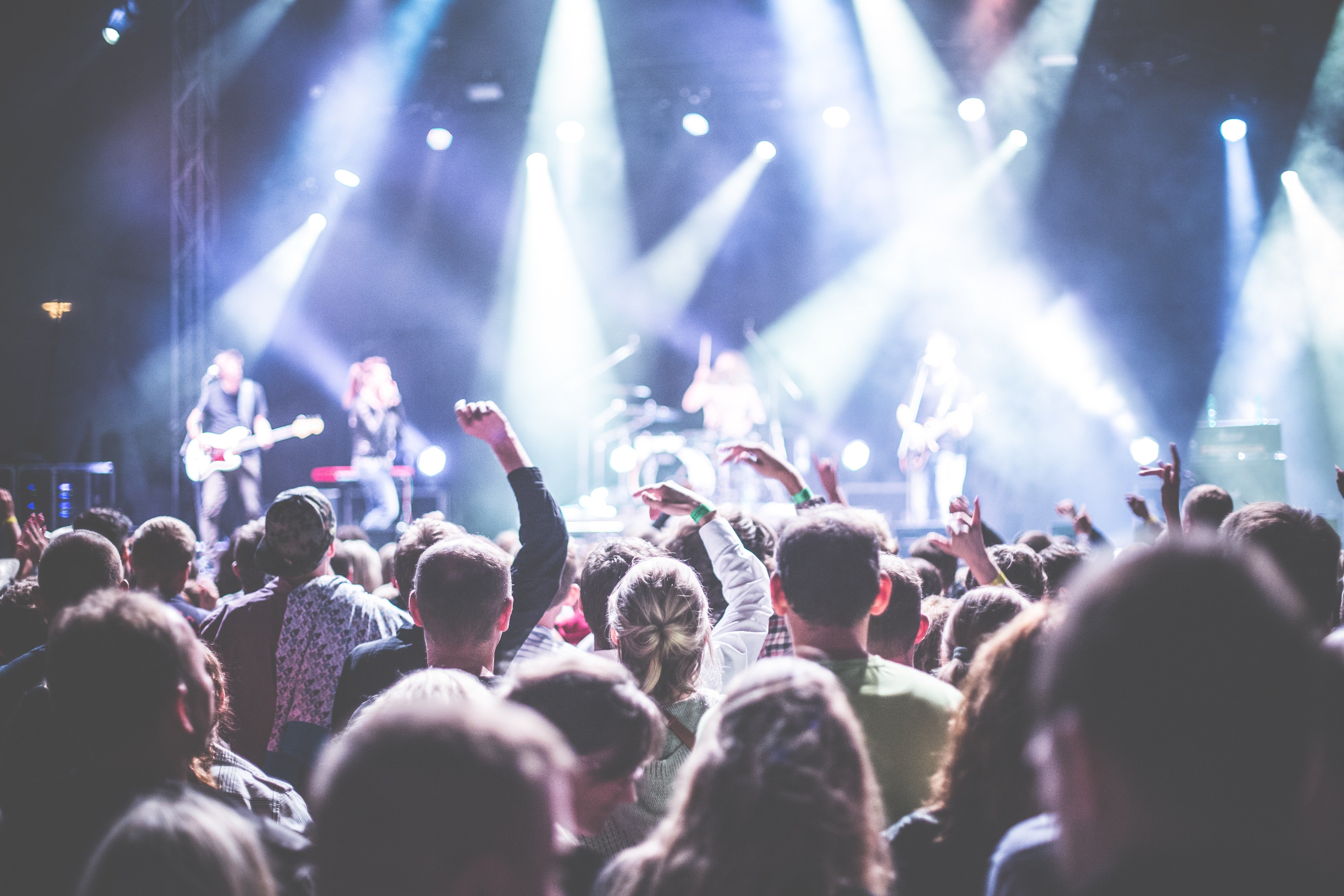 Jenny and Annika were invited to the celebrity's concert. | Source: Pexels