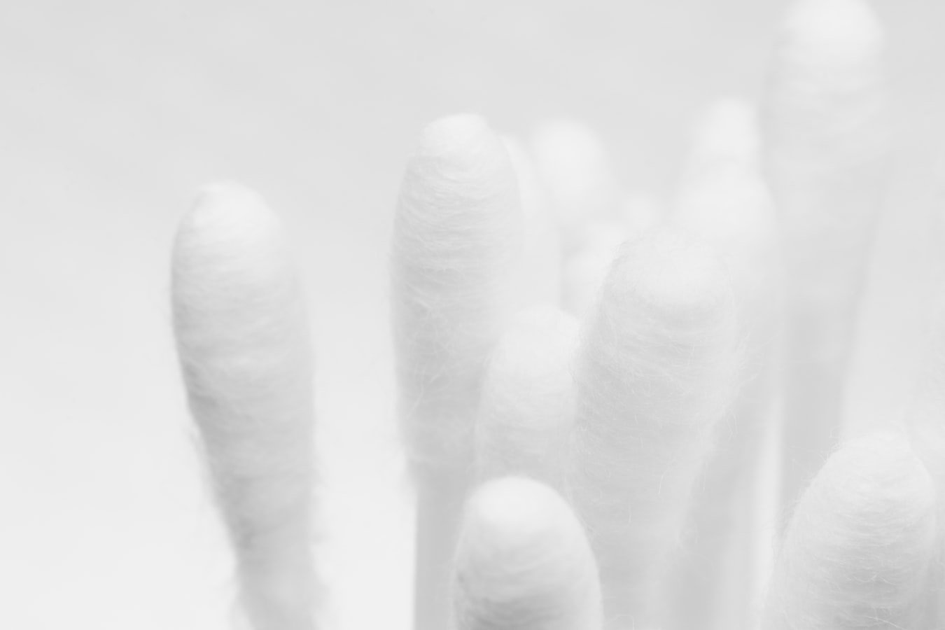 Des coton-tiges. l Source : Unsplash