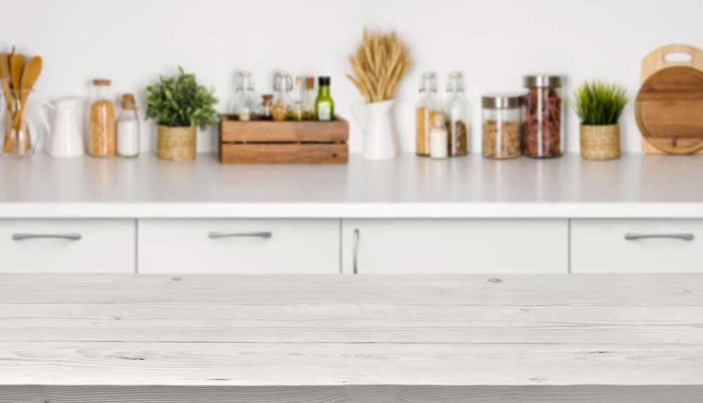  A photo of a kitchen shelf. | Photo: Shutterstock