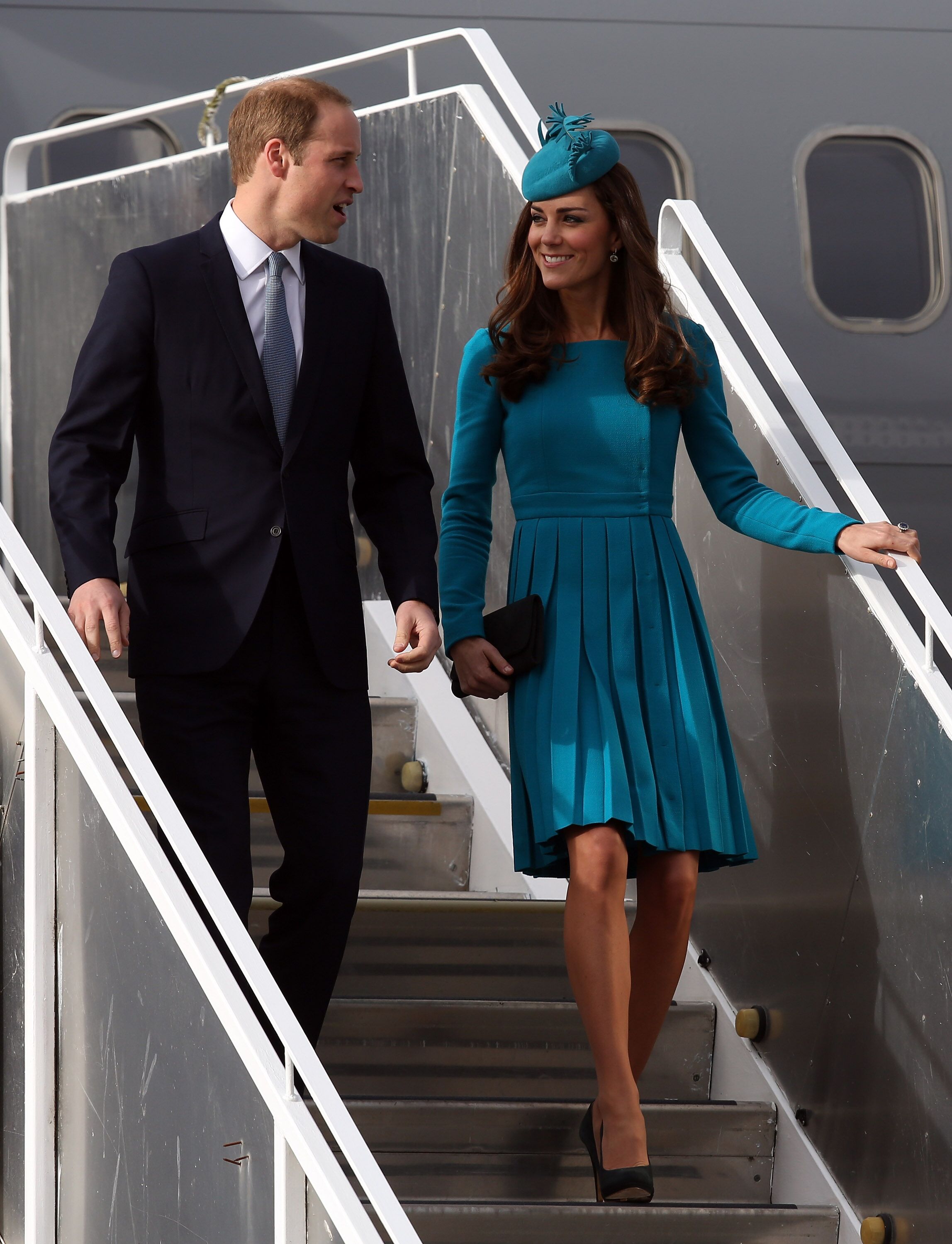  Prince William and Kate arrive at Dunedin International Airport in Dunedin, New Zealand. | Photo: Getty Images