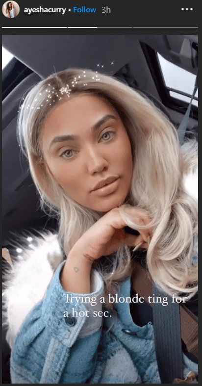 Ayesha Curry shared a selfie on her Instagram Story showing her blonde locks. | Photo: instagram.com/ayeshacurry
