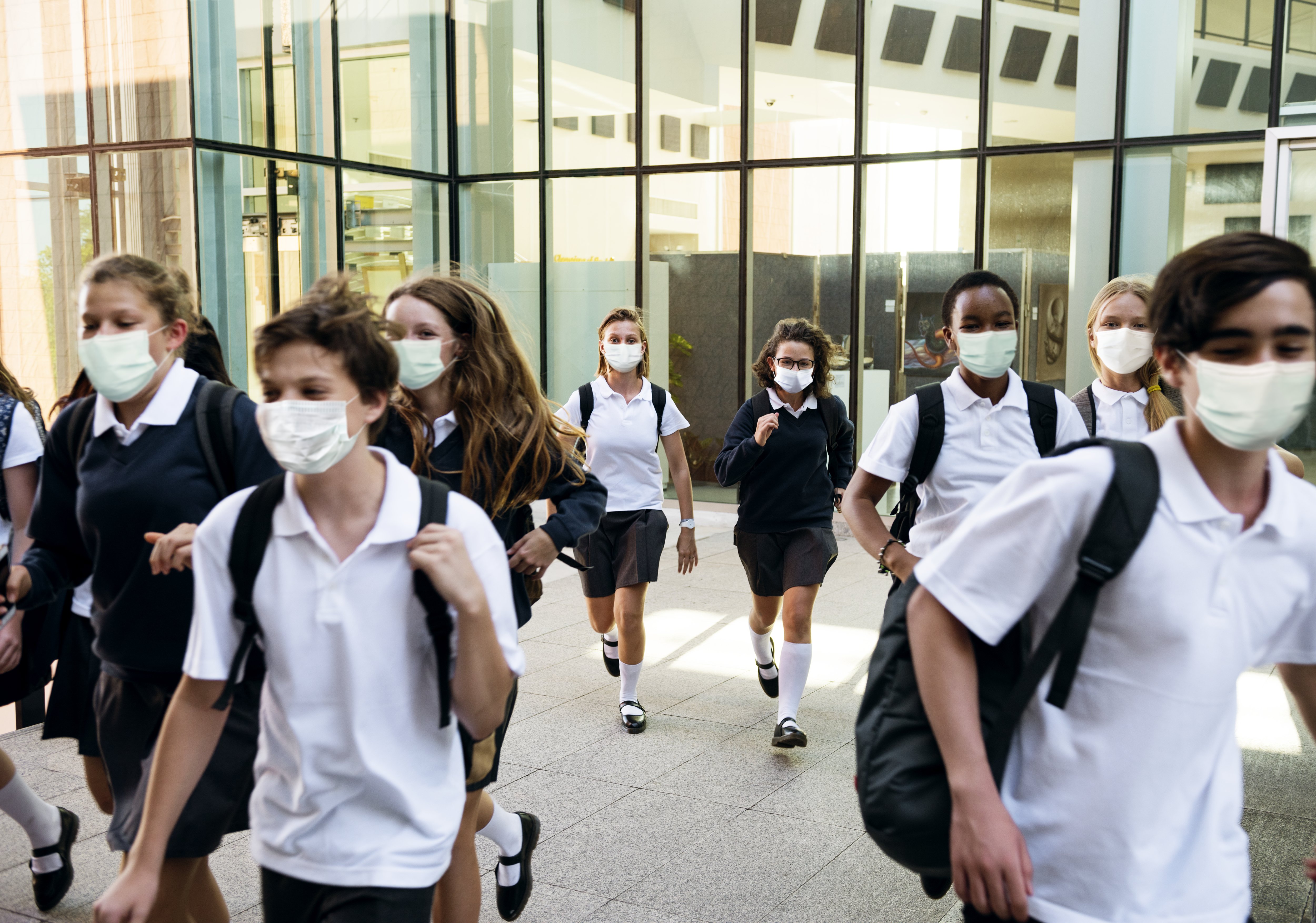 Niños de secundaria.│ Foto: Freepick