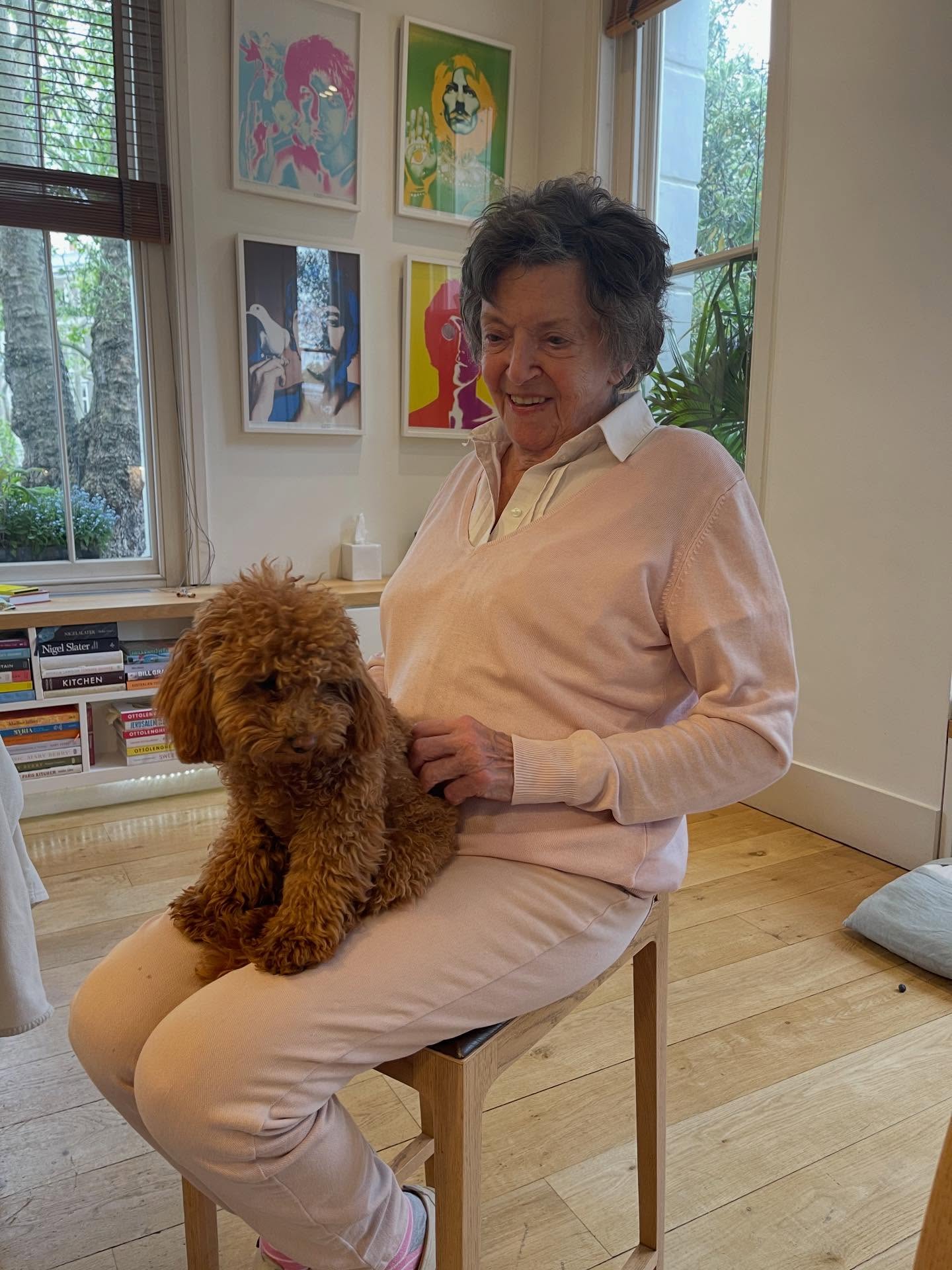 Jill Freud pictured in a photo shared by her granddaughter. | Source: Facebook/Scar Curtis