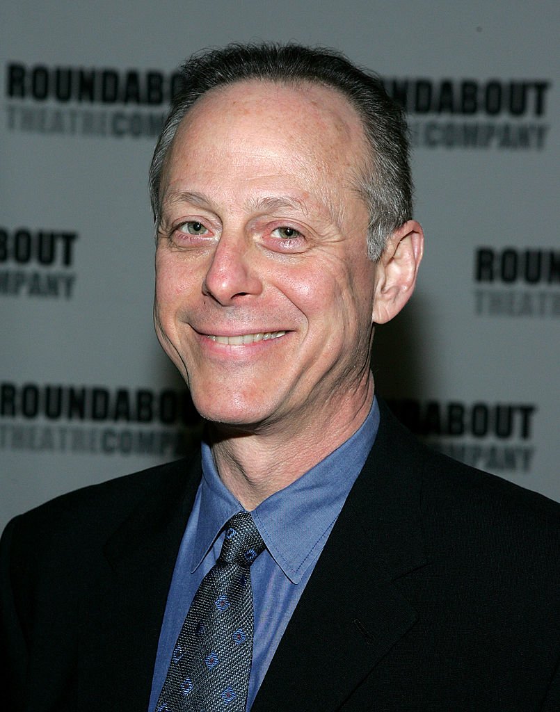 L'acteur Mark Blum assiste au gala du printemps 2005 du rond-point Theatre à Chelsea Piers le 11 avril 2005 à New York. | Photo : Getty Images. L'acteur Mark Blum assiste au gala du printemps 2005 du rond-point Theatre à Chelsea Piers le 11 avril 2005 à New York. | Photo : Getty Images.