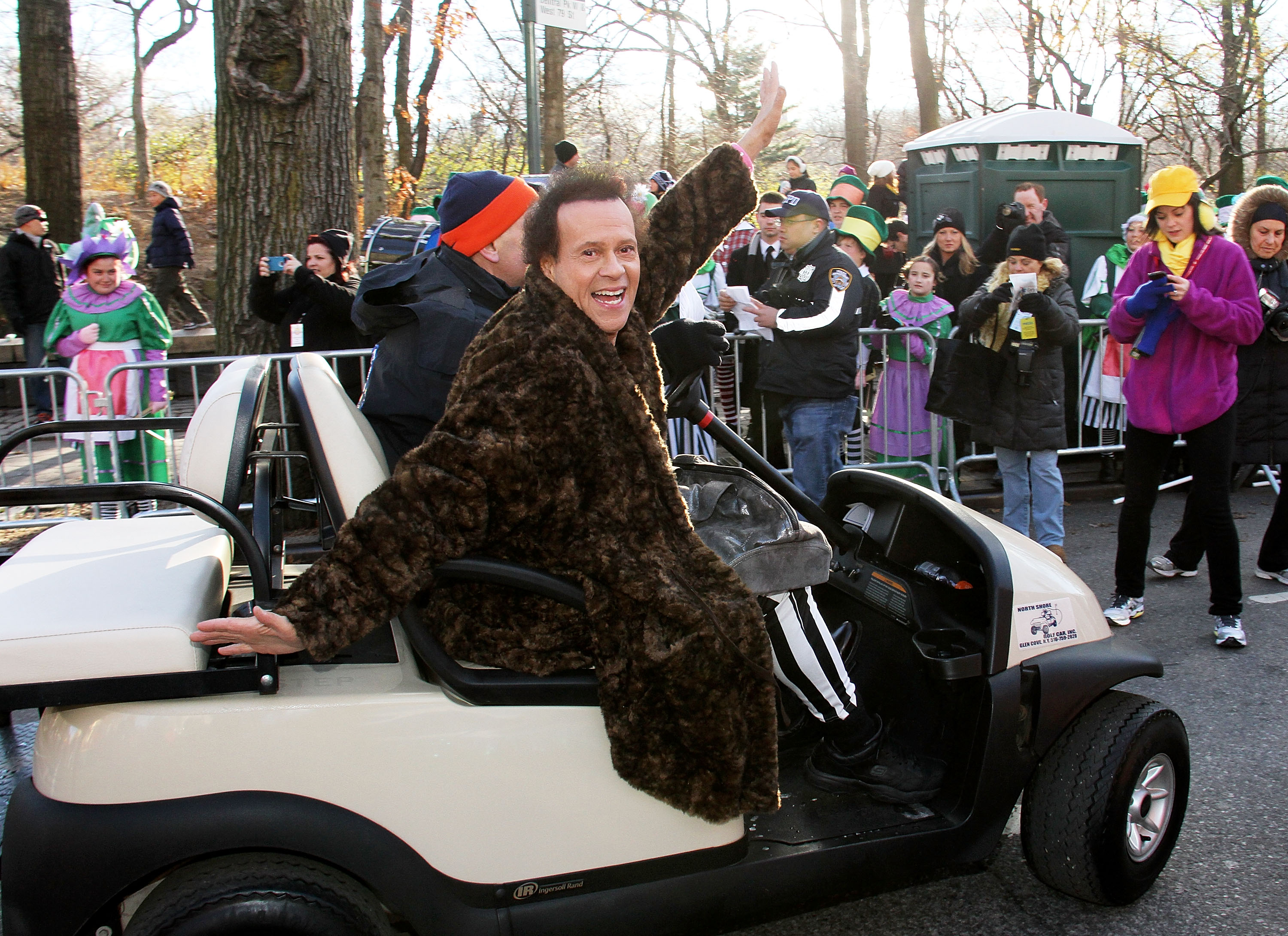 Richard Simmons at the 87th Annual Macy's Thanksgiving Day Parade in New York City on November 28, 2013 | Source: Getty Images