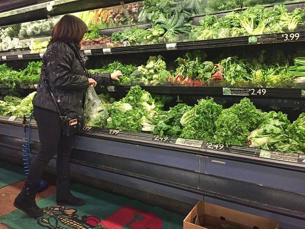 Woman in a grocery store | Photo: Getty Images