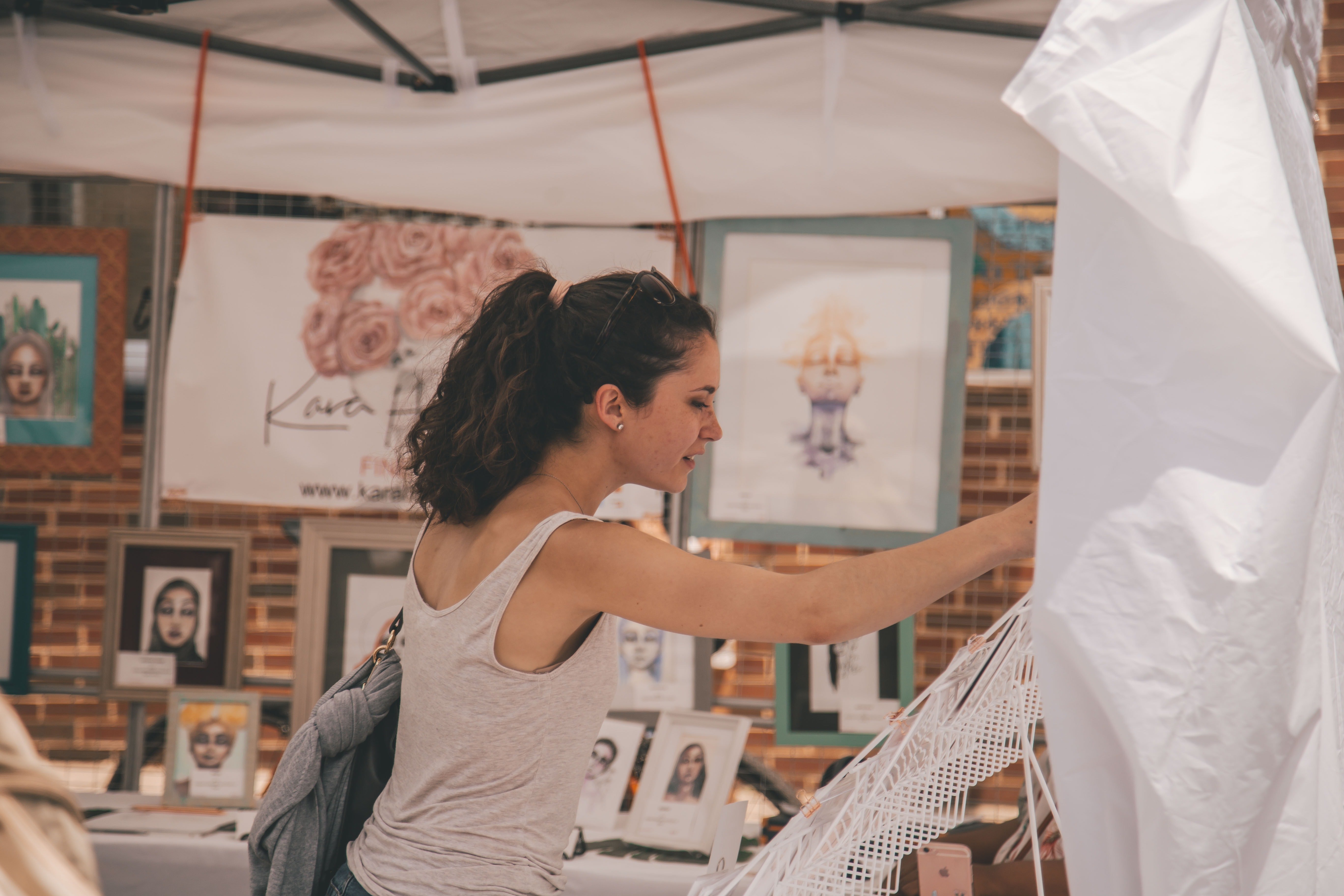Bob put up a small stall on the street to sell his artwork. | Source: Pexels