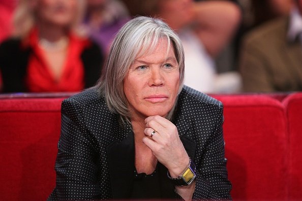 Patrick Juvet participe à l'émission Vivement Dimanche Tv à Paris, France, le 23 février 2011. | Photo : Getty Images