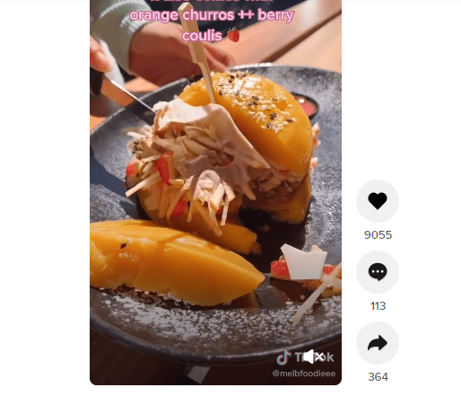 A TikTok image of the panna cotta dessert burger from a video by a TikTok user from the Green Phoenix Brunswick café | Photo: TikTok/@melbfoodieee