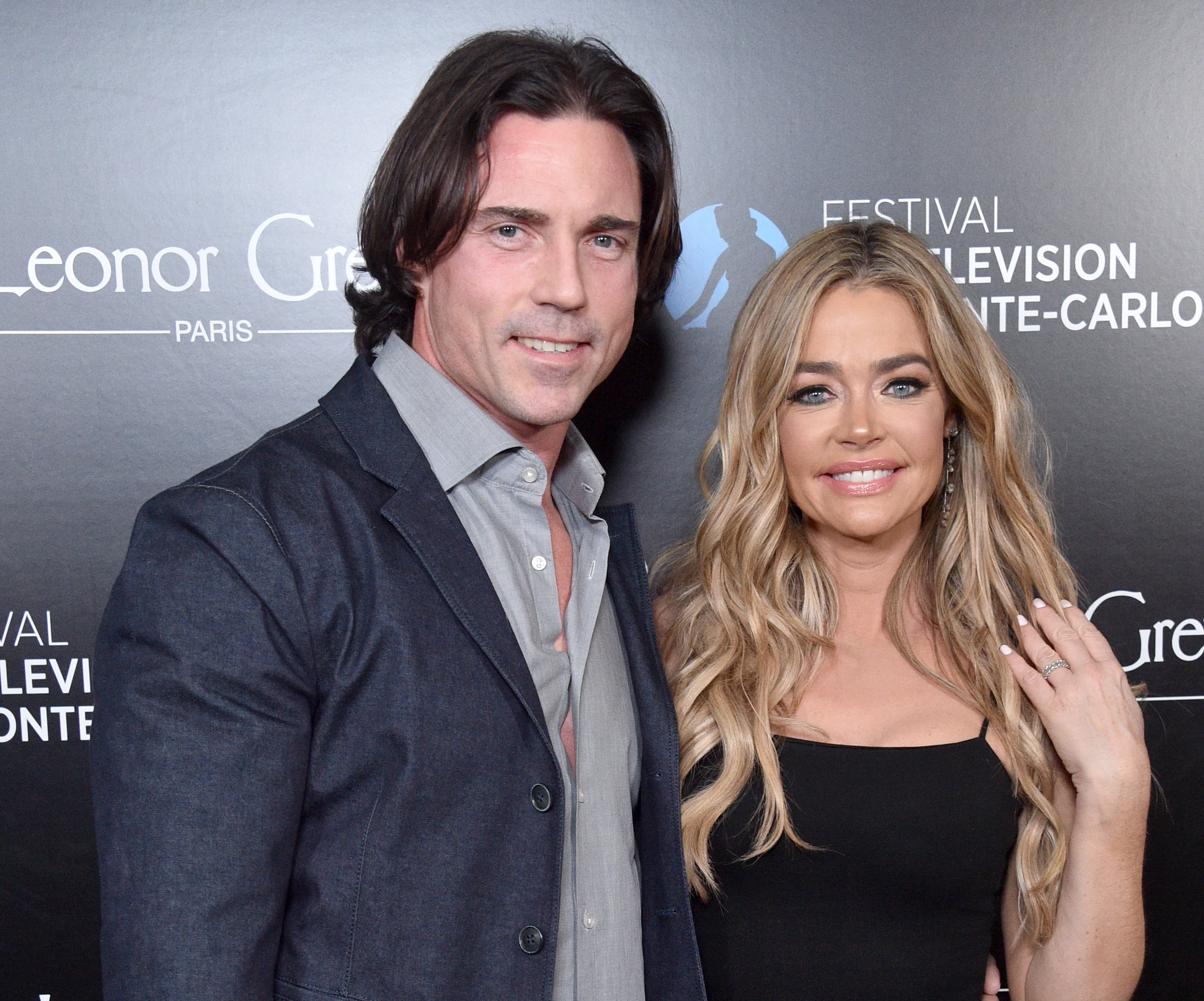Denise Richards ve Aaron Phypers, Şubat 2020'de West Hollywood, California'da Monte-Carlo TV Festivali için 60. Yıldönümü Partisinde.  |  Kaynak: Getty Images
