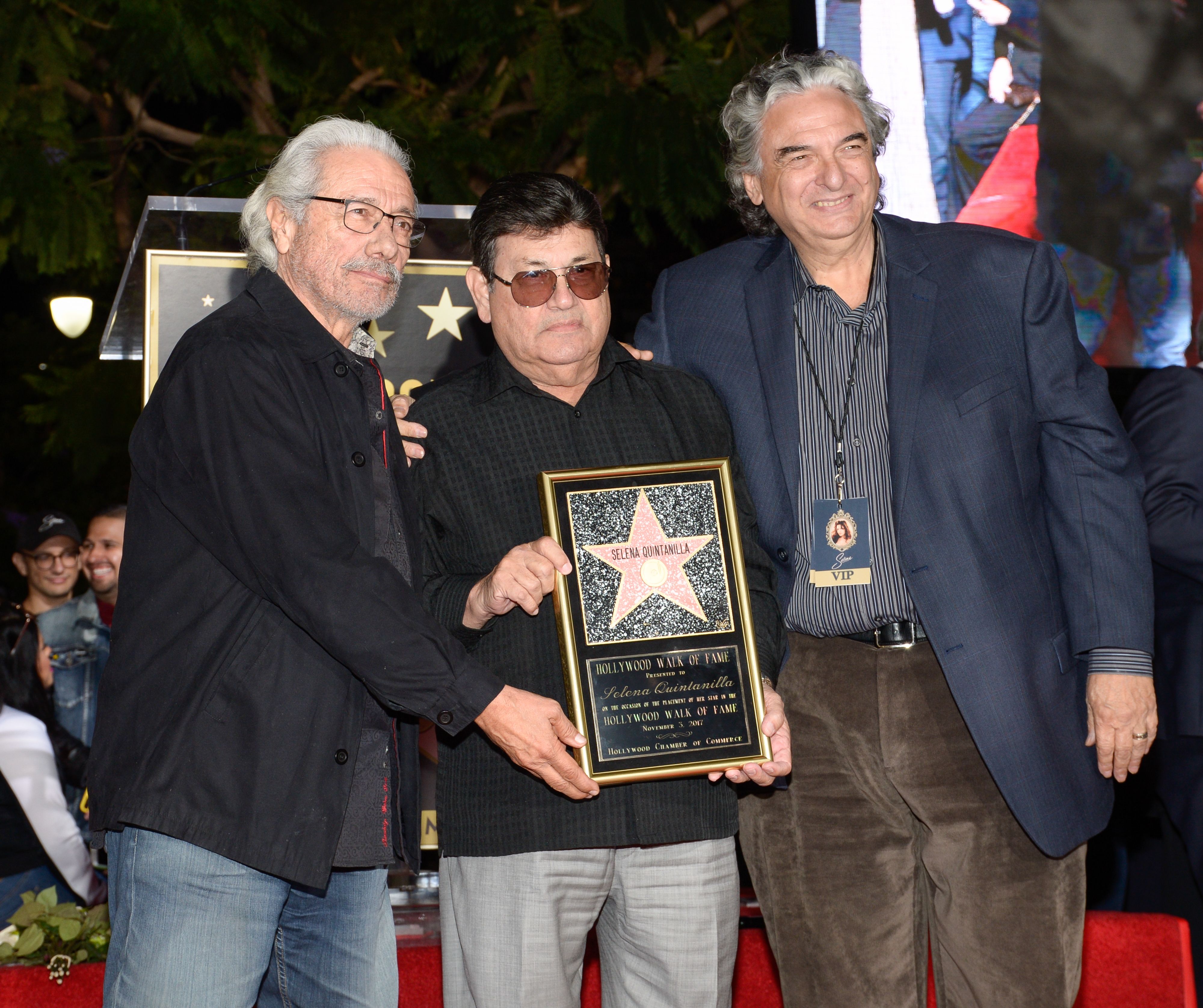 Abraham Quintanilla asiste al homenaje póstumo a la cantante Selena Quintanilla con una estrella en el Paseo de la Fama de Hollywood el 3 de noviembre de 2017. | Foto: Getty Images Abraham Quintanilla asiste al homenaje póstumo a la cantante Selena Quintanilla con una estrella en el Paseo de la Fama de Hollywood el 3 de noviembre de 2017. | Foto: Getty Images