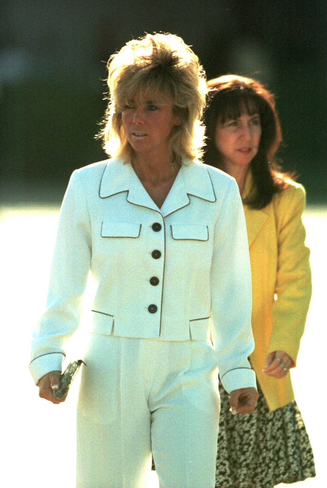 Tammi Saccoman photographed at Folsom Prison on the day she was said to have married him in a prison ceremony in 1999. | Source: Getty Images