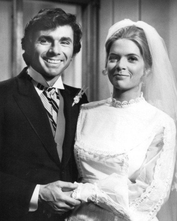 Meridith Baxter and her ex-husband, David Birney on their wedding day | Source: Wikimedia Commons