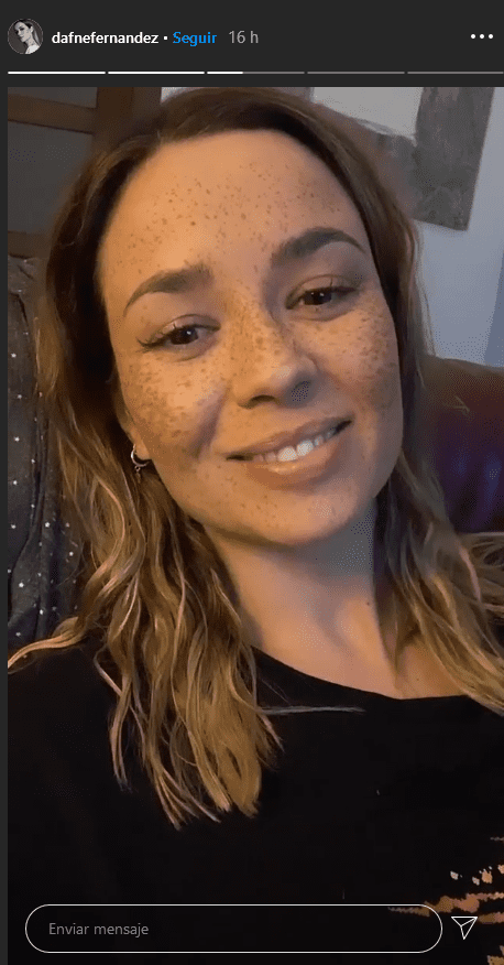 Dafne Fernández agradeciendo a sus seguidores los buenos deseos tras anunciar que espera a su segundo bebé. | Foto: Historias de Instagram/dafnefernandez Dafne Fernández agradeciendo a sus seguidores los buenos deseos tras anunciar que espera a su segundo bebé. | Foto: Historias de Instagram/dafnefernandez