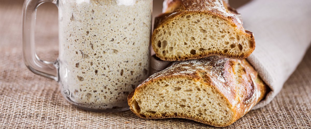 Mezcla de harina madre y trozos de pan. | Foto: Pixabay