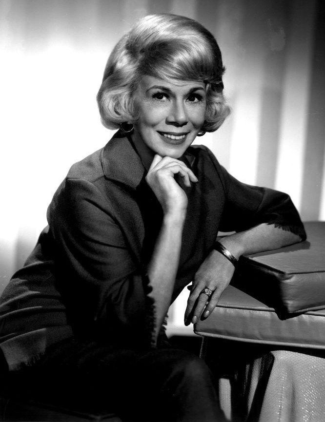 Photo publicitaire de Bea Benadaret, vers 1966. | Photo: Wikimedia Commons Photo publicitaire de Bea Benadaret, vers 1966. | Photo: Wikimedia Commons