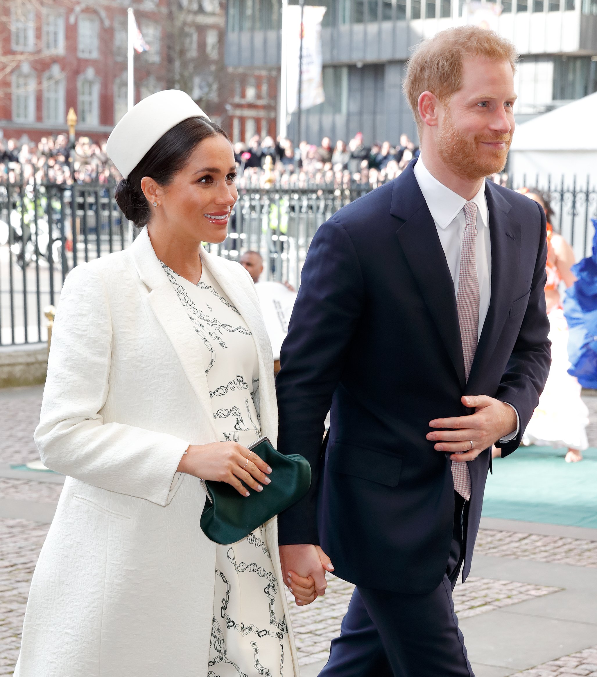 Harry y Meghan entrando a La Abadía de Westminster para un servicio de día de la Mancomunidad en Londres, Inglaterra. | Créditos: Getty Images
