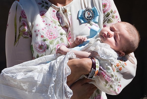 Princesa Adrienne en brazos de su madre, la Princesa Madeleine. Fuente: Getty Images Princesa Adrienne en brazos de su madre, la Princesa Madeleine. Fuente: Getty Images