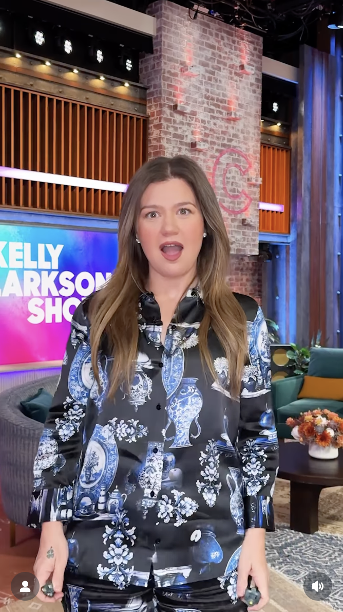 Kelly Clarkson is seen in a night suit on her show's set, dated December 10, 2025 | Source: Instagram/kellyclarksonshow