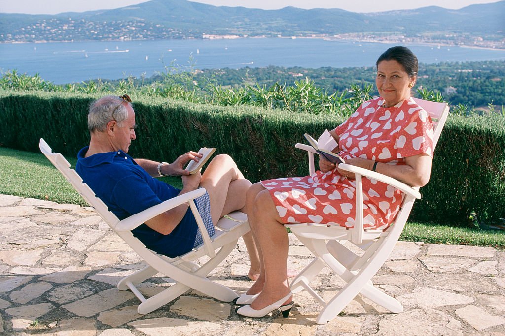 French Health Minister Simone Vail and her husband, politician Antoine Vail, on vacation in Grimwood.  |  Photo: Getty Images
