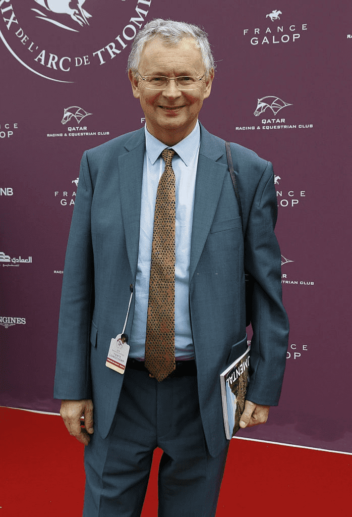 PARIS, FRANCE - 5 OCTOBRE : Laurent Broomhead assiste au Prix de I'Arc de Triomphe du Qatar à l'hippodrome de Longchamp le 5 octobre 2014 à Paris, France. | Photo : Getty Images PARIS, FRANCE - 5 OCTOBRE : Laurent Broomhead assiste au Prix de I'Arc de Triomphe du Qatar à l'hippodrome de Longchamp le 5 octobre 2014 à Paris, France. | Photo : Getty Images
