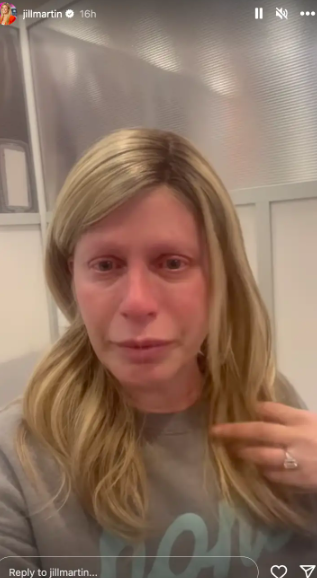 Jill Martin crying as she wears a blonde wig posted on December 27, 2023 | Source: Instagram/jillmartin
