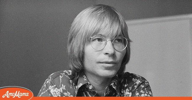 John Denver on "The John Denver Show" on March 7, 1973 | Photo: Getty Images 