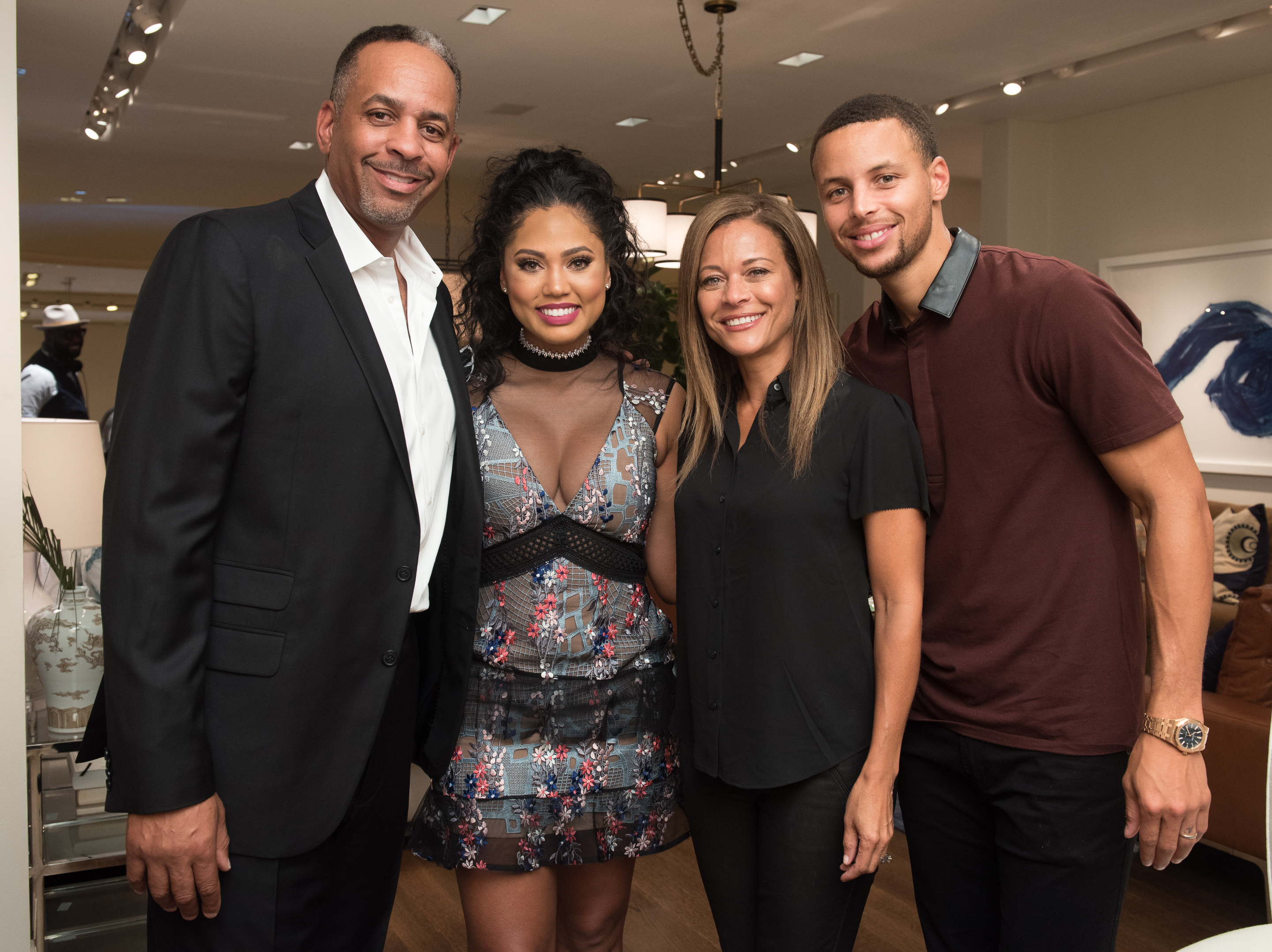 Dell Curry, Ayesha Curry, Sonya Curry and Stephen Curry at Williams-Sonoma Columbus Circle on September 20, 2016, in New York. | Source: Getty Images