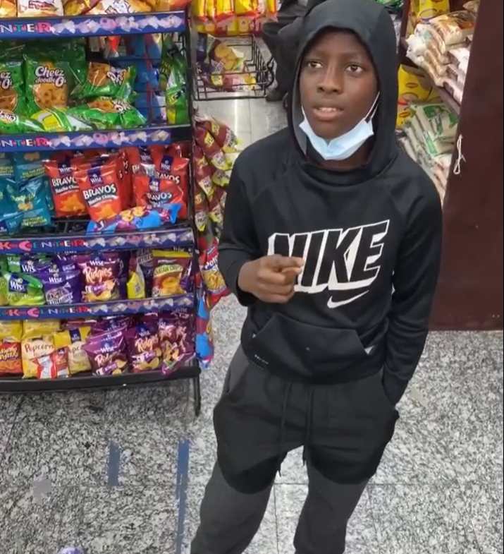 The boy who had five seconds to take whatever he wants from the store. | Photo: Instagram/_itsmedyy_