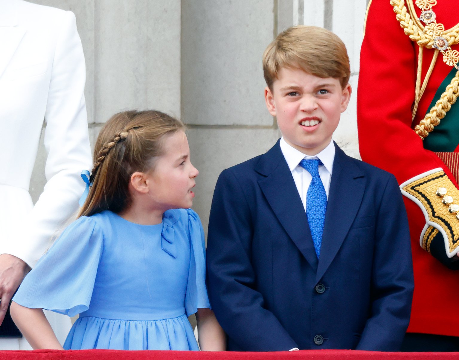 Prinzessin Charlotte und Prinz George in London 2022. | Quelle: Getty Images