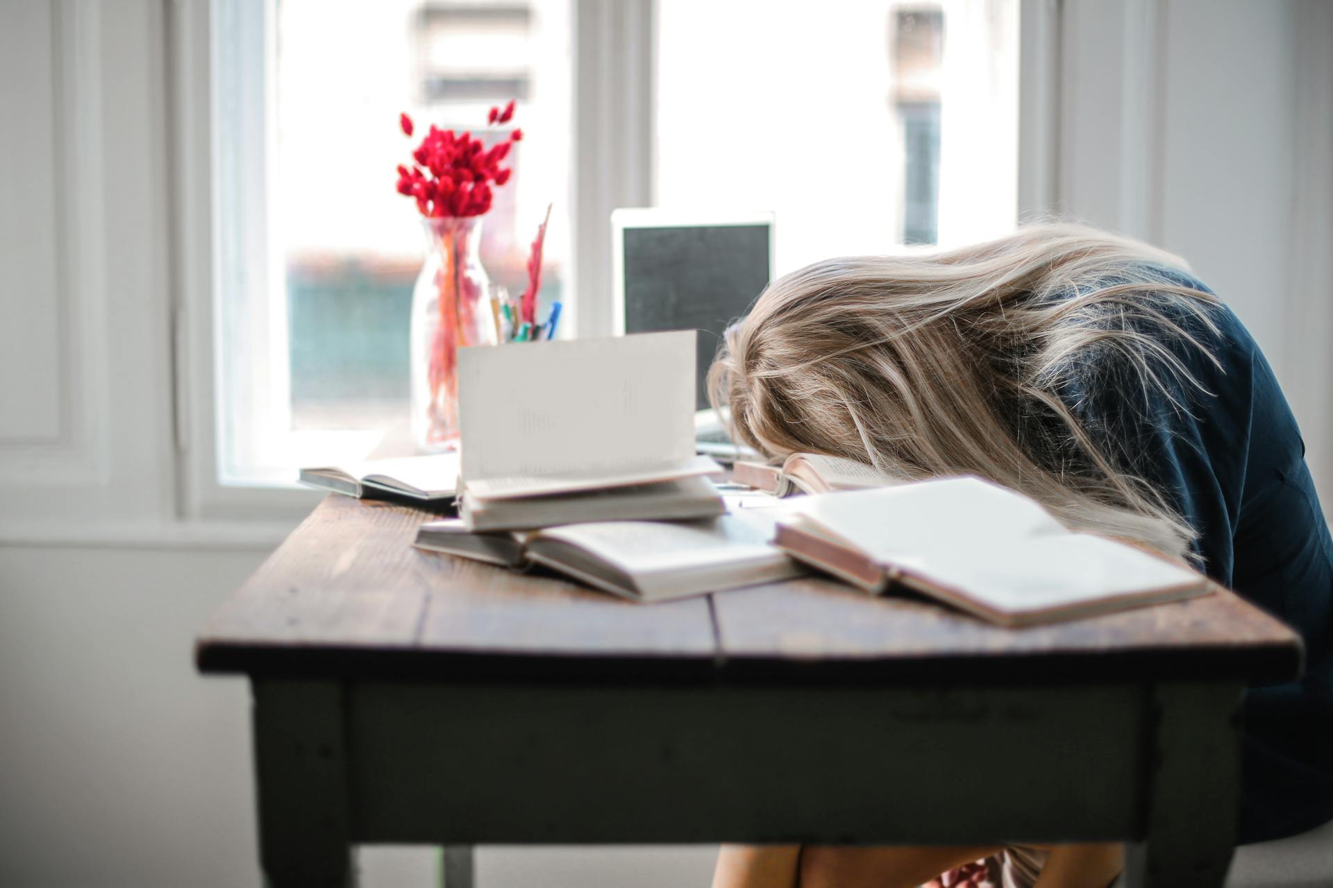 A tired woman | Source: Pexels