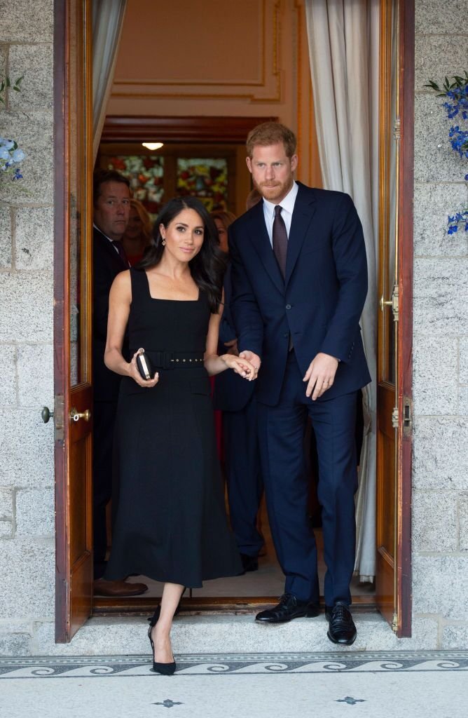 Le duc et la duchesse de Sussex au baptême du prince Louis à la Chapelle royale, au palais de St James | Getty Images