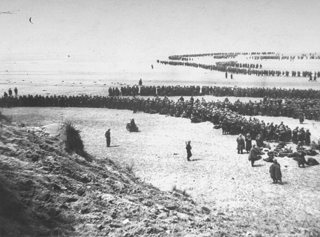 Les troupes alliées sur la plage de Dunkerque en 1940. l Source : Getty Images Les troupes alliées sur la plage de Dunkerque en 1940. l Source : Getty Images