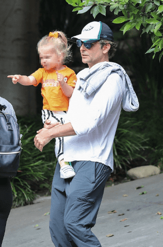 Bradley Cooper out with daughter Lea on Wednesday | Photo: Hollywoodlife