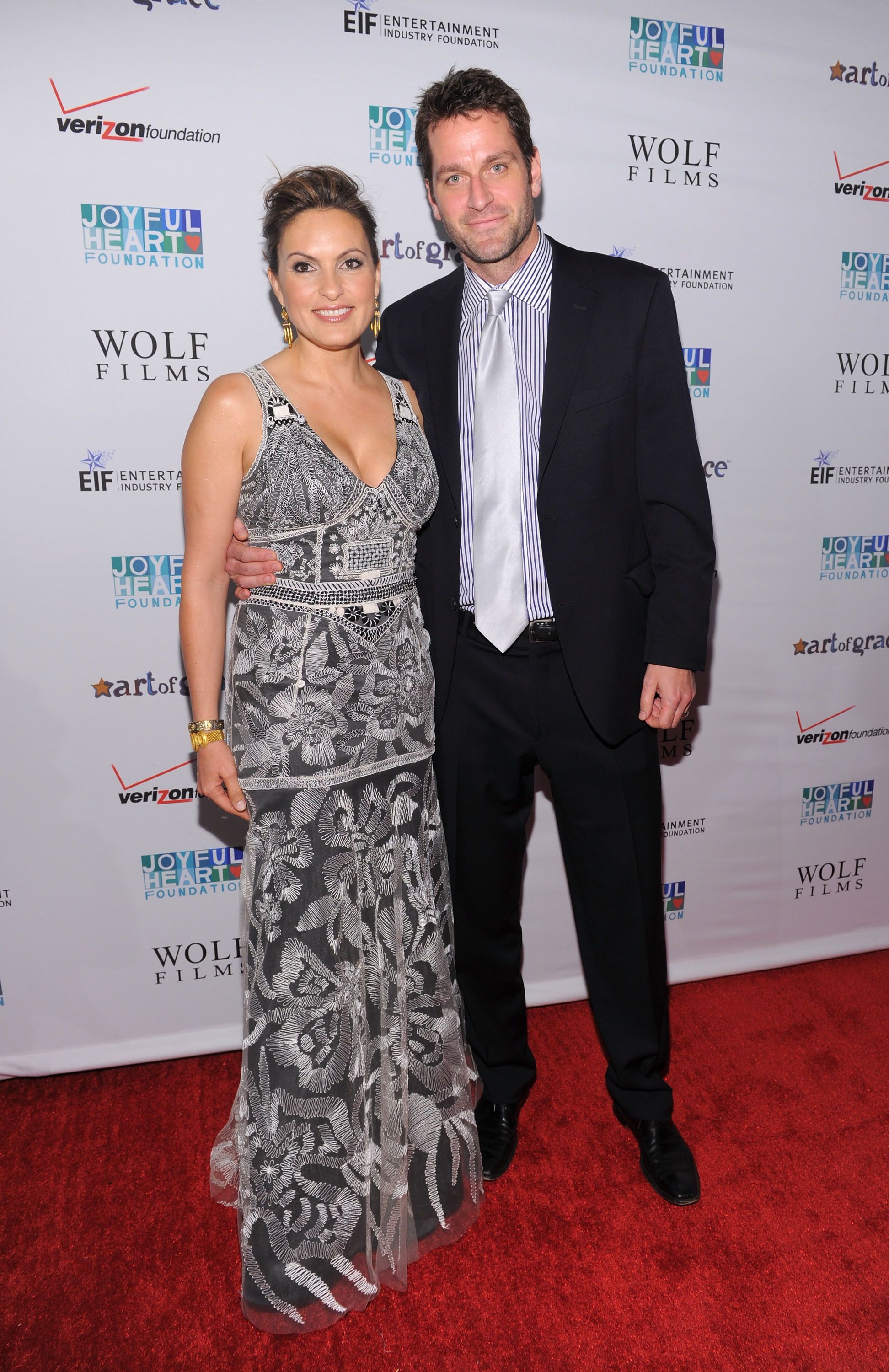 Mariska Hargitay and Peter Hermann at the Joyful Heart Foundation Gala at The Museum of Modern Art on May 17, 2011, in New York City | Photo: Mike Coppola/Getty Images