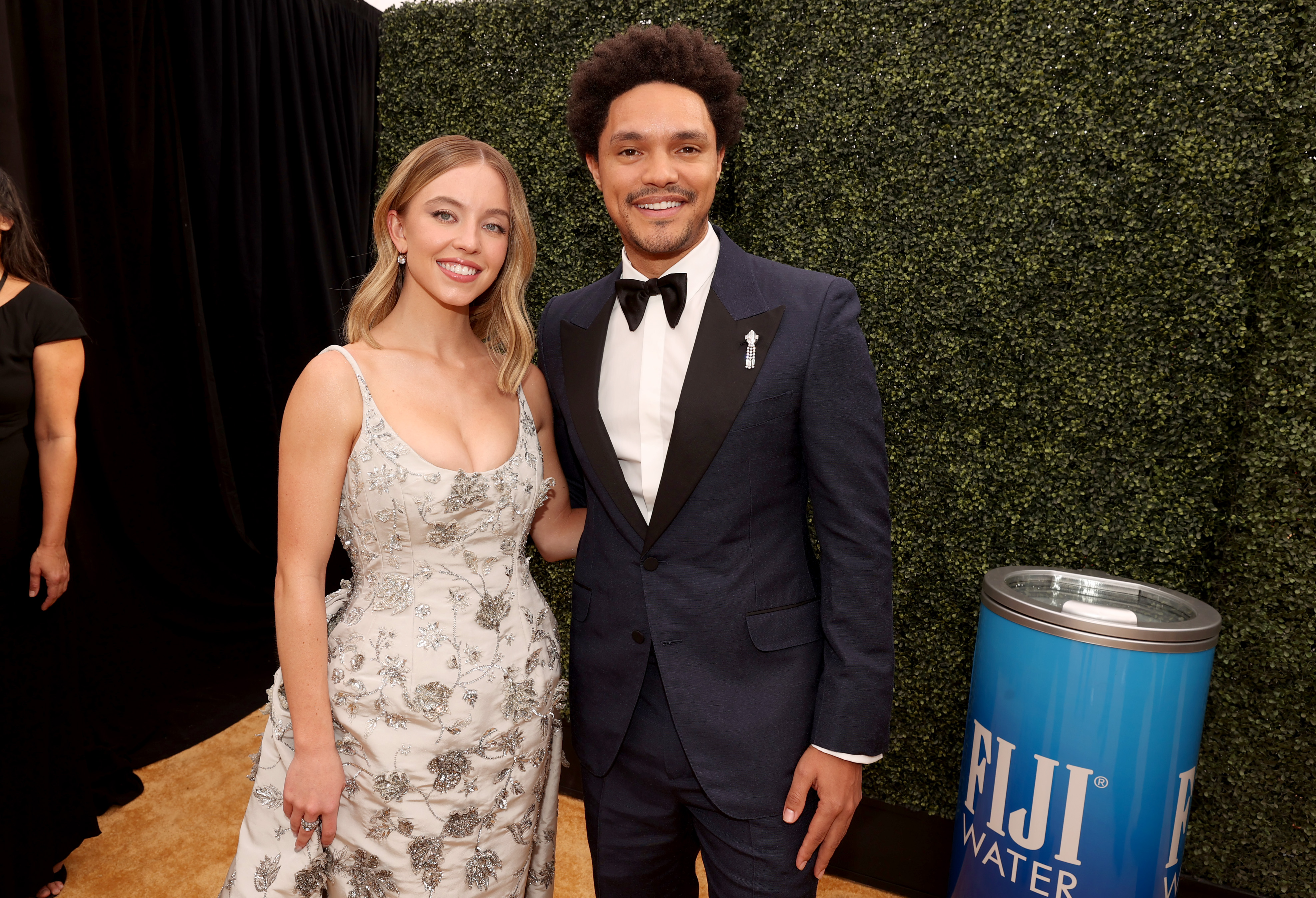 Sydney Sweeney and Trevor Noah are at the 74th Annual Primetime Emmy Awards in Los Angeles, California on September 12, 2022 | Source: Getty Images