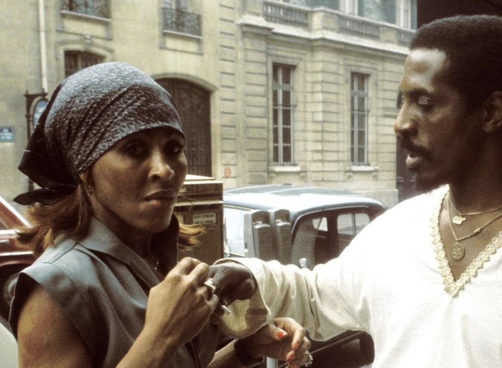 Ike and Tina Turner in Paris, 1975. | Source: Getty Images