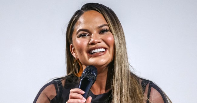 Chrissy Teigen speaks at Lip Sync Battle FYC Event Screening and Reception at Paramount Studios on May 1, 2018 in Los Angeles, California | Photo: Getty Images