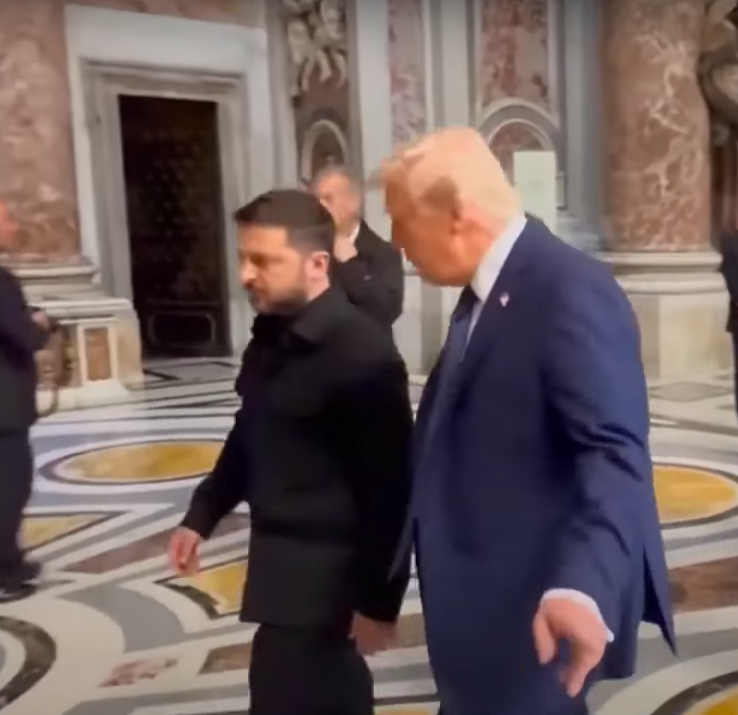 Volodymyr Zelenskyy and Donald Trump walking and talking. | Source: YouTube/KTLA 5