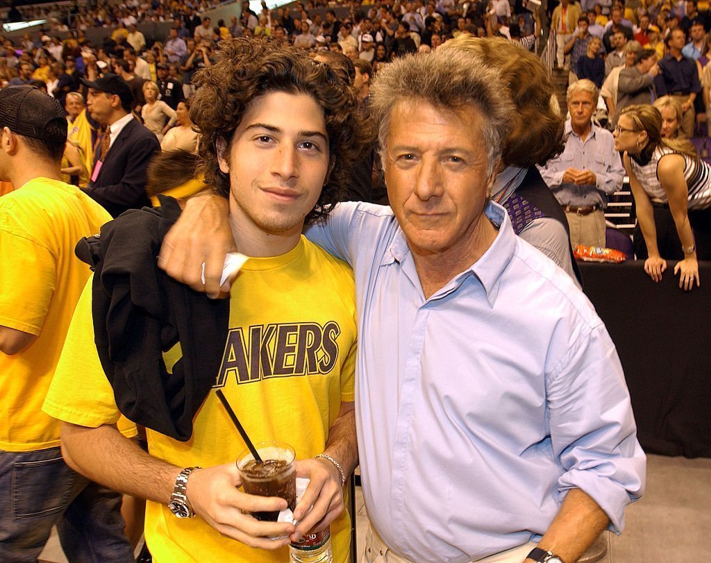 Dustin Hoffman and son, Max attend Game 1 of the NBA Finals between the Los Angeles Lakers and the New Jersey Nets in 2005. | Image: Getty Images