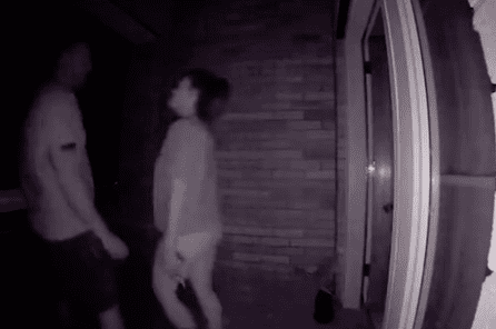 Doorbell camera shows a woman that there are two people on her porch. | Source: tiktok.com/kaylie271
