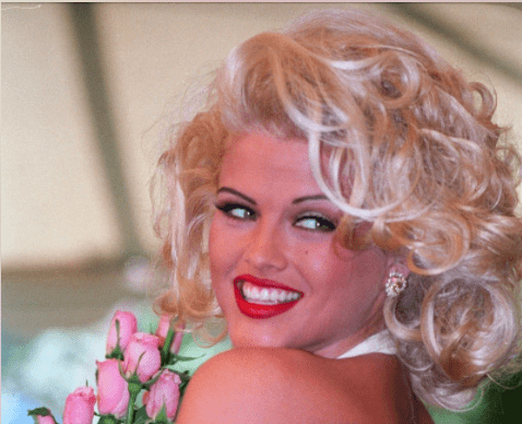 American model, actress and television personality Anna Nicole Smith (1967 - 2007), circa 1990.| Source: Getty Images