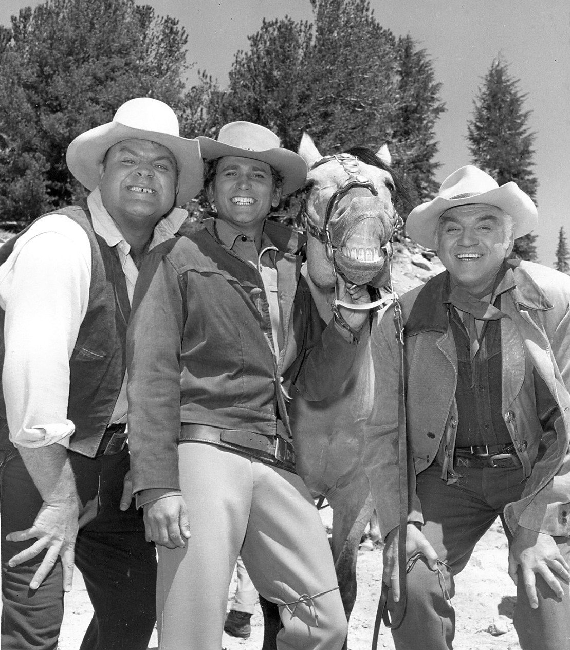 Dan Blocker (Hoss), Michael Landon (Little Joe), Buck (Lorne Greene's horse in series), and Lorne Greene (Ben) in "Bonanza" in 1968. | Source: Wikimedia Commons.
